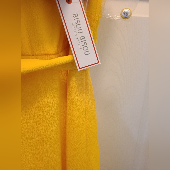 Beautiful Bright Yellow Maxi Dress - Picture 3 of 5
